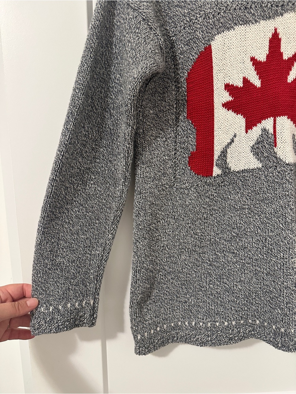 Cotton Country Grey Marled Knit Crewneck Sweater Canadian Flag Size Small Womens - Picture 2 of 14